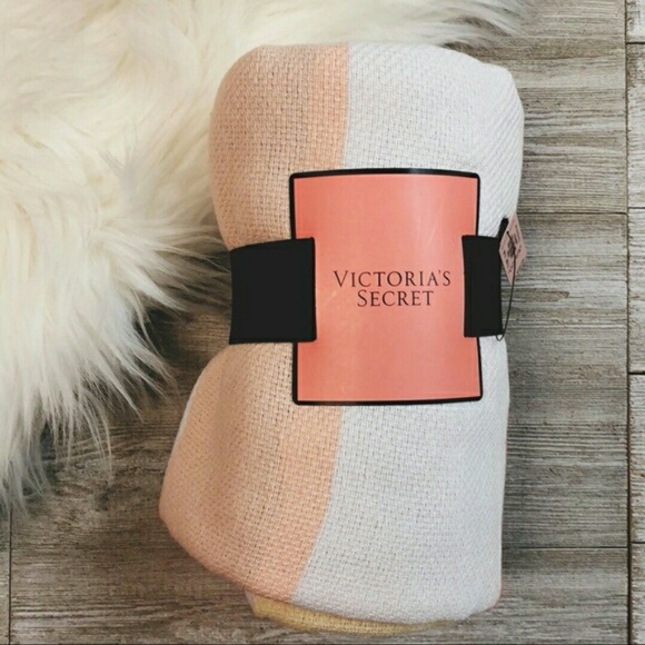 Victoria's Secret Other - Victoria's Secret Beach Blanket